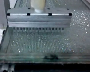 水晶钻模具灌胶工作原理