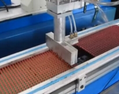 显示屏模组流水线式灌胶工作原理
